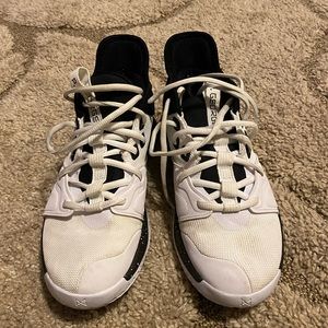 PG3 sneakers size 7.5 basketball sneakers